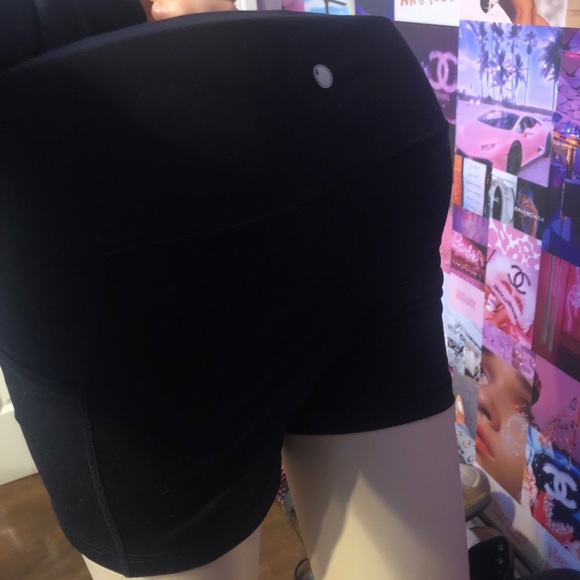 Black shorts - Picture 3 of 3